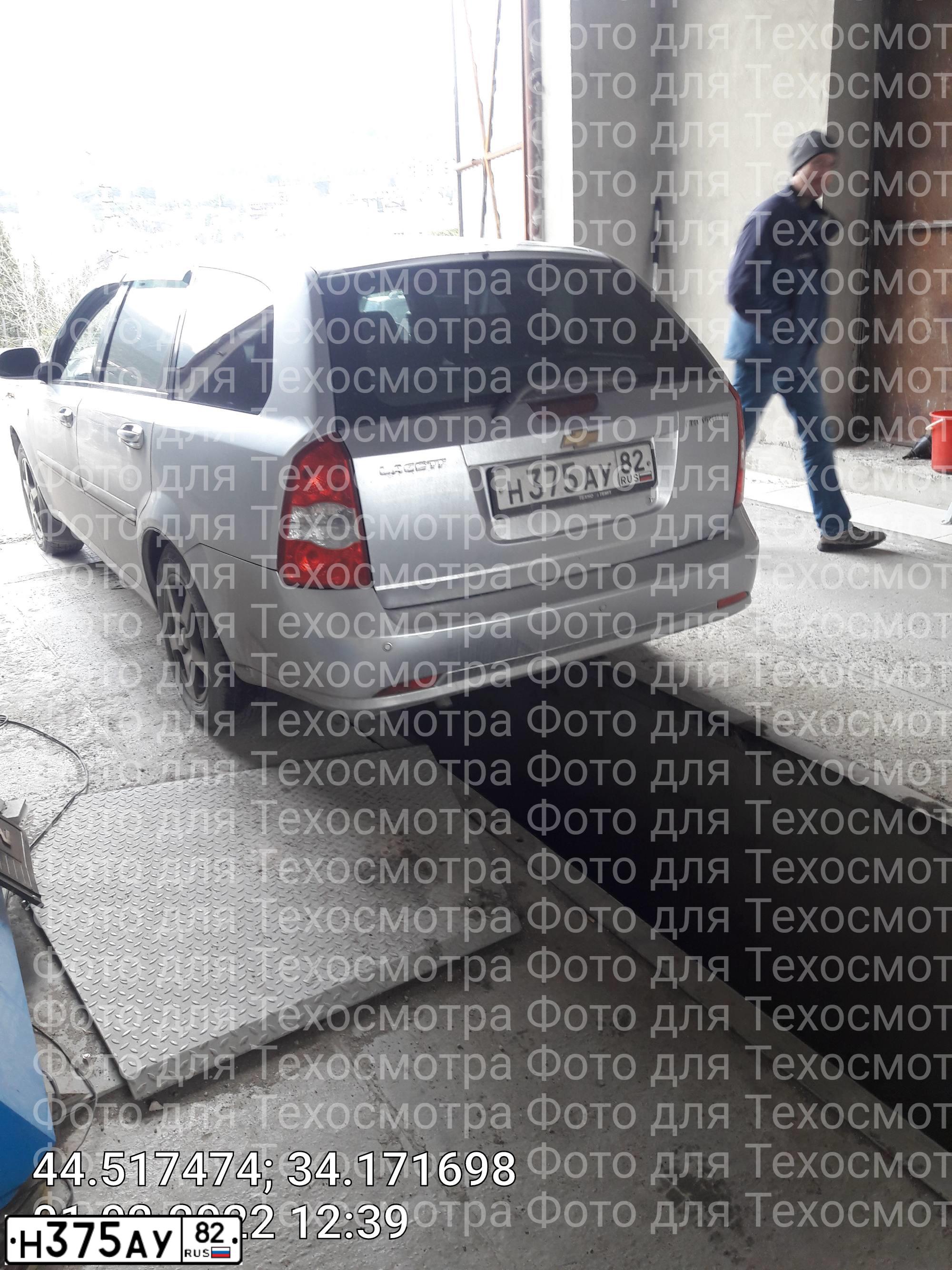 Фото автомобиля CHEVROLET LACETTI, 2006 — госномер Н375АУ82. Цвет: СЕРЕБРИСТЫЙ
