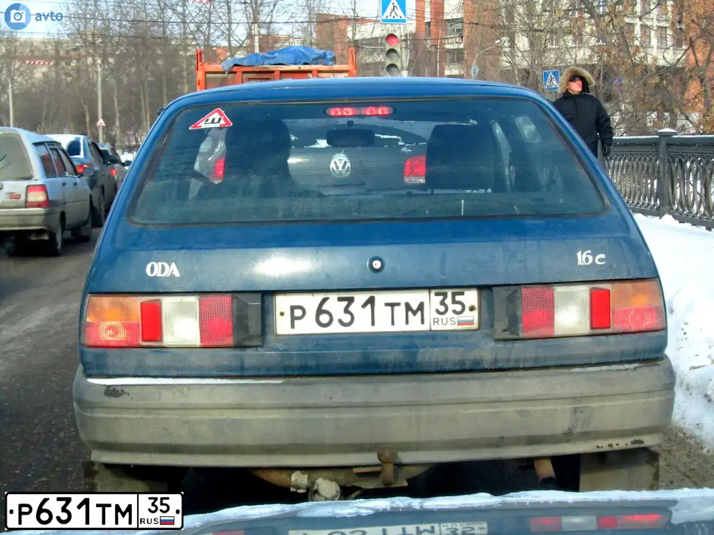 Фото автомобиля IZH 2126, 2003 — госномер Р631ТМ35. Цвет: СИНИЙ