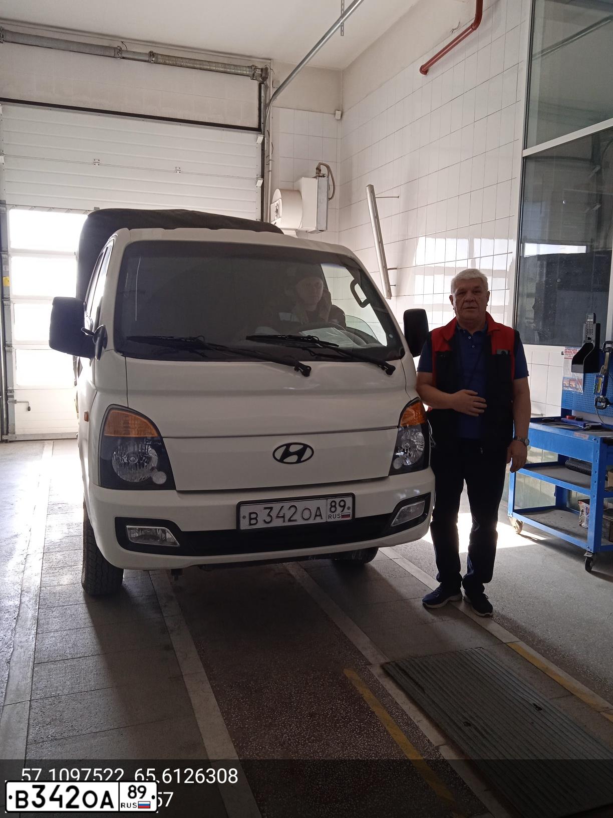 Фото автомобиля HYUNDAI PORTER, 2014 — госномер Р071ХМ72. Цвет: Белый