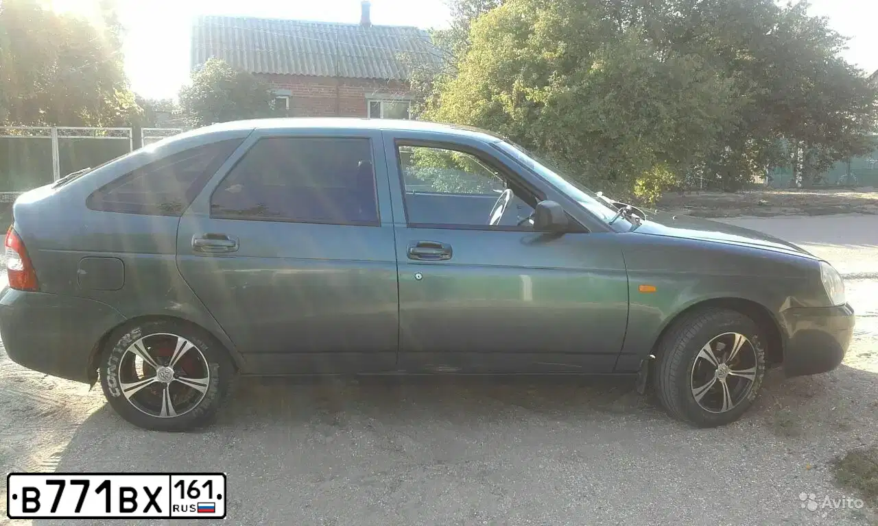 Фото автомобиля LADA 2172 PRIORA, 2008 — госномер В771ВХ161. Цвет: СЕРО-СИНЕ-ЗЕЛЕНЫЙ