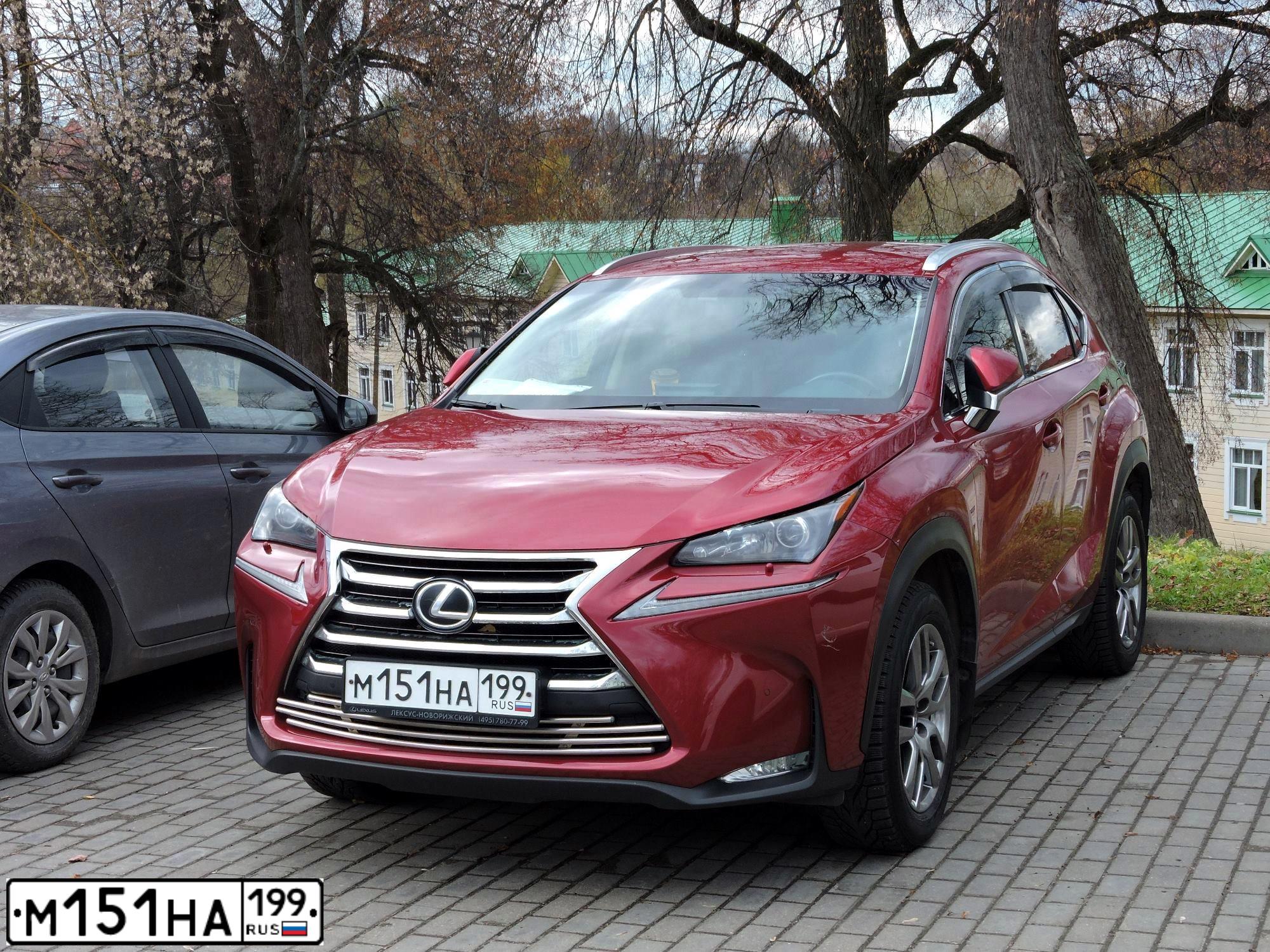 Фото автомобиля LEXUS NX, 2016 — госномер О200ЕЕ777. Цвет: КРАСНЫЙ
