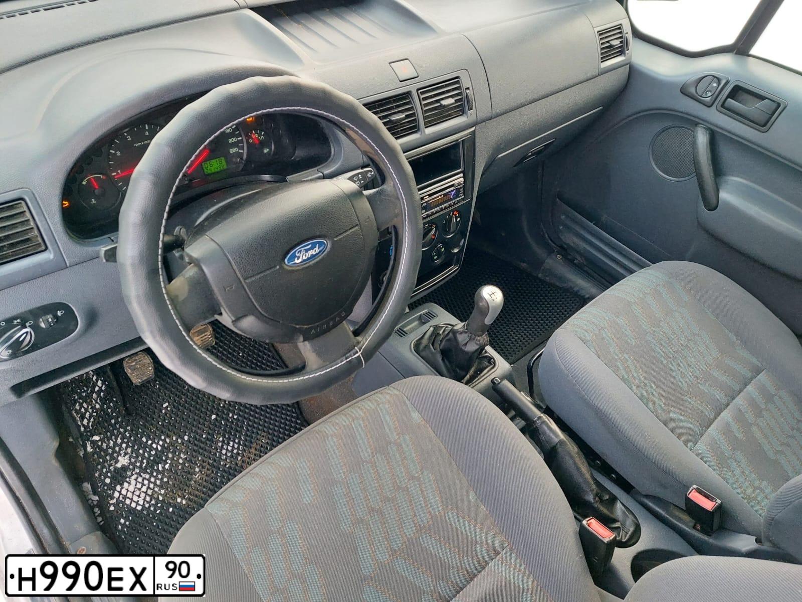 Фото автомобиля FORD TOURNEO CONNECT, 2008 — госномер О495КХ71. Цвет: СЕРЕБРИСТЫЙ