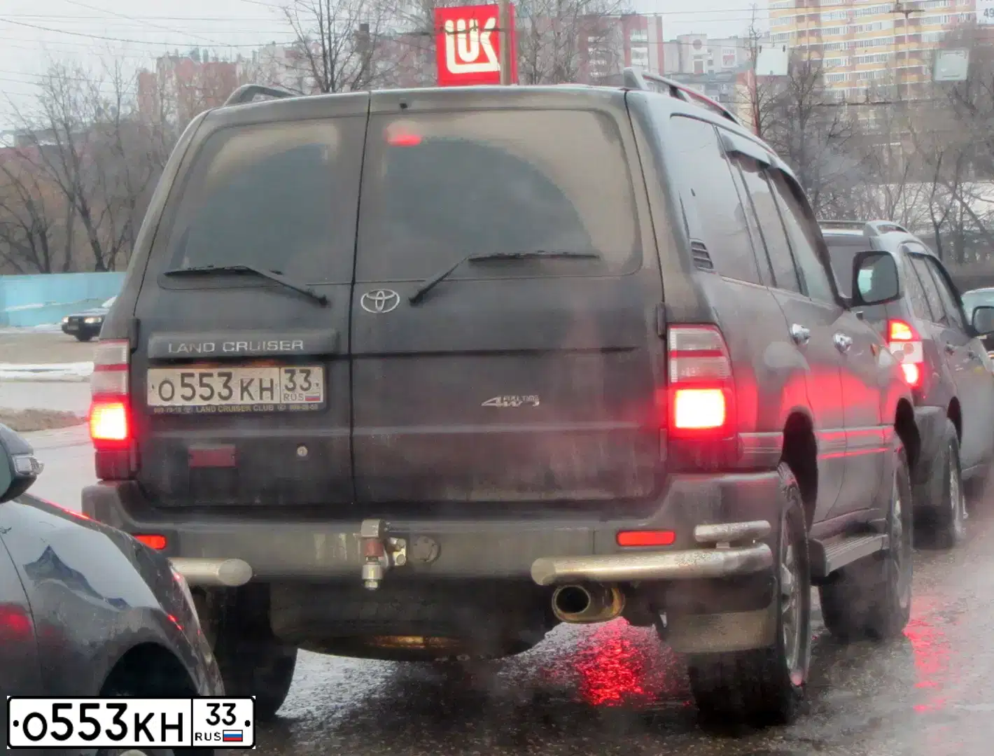 Фото автомобиля TOYOTA LANDCRUISER, 2004 — госномер У055ЕУ33. Цвет: ЧЕРНЫЙ