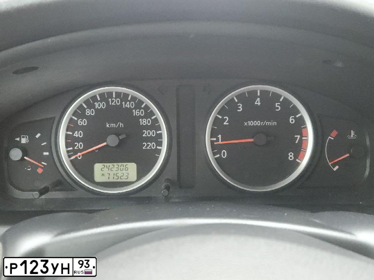 Фото автомобиля NISSAN ALMERA, 2005 — госномер Р491ТА154. Цвет: Серебристый
