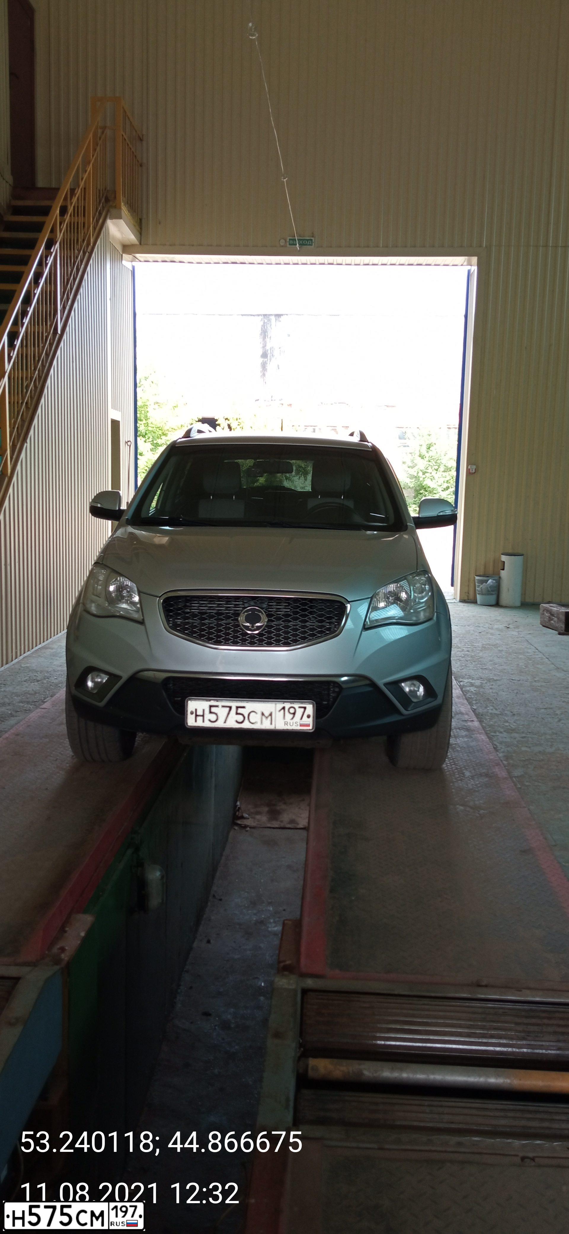 Фото автомобиля SSANGYONG ACTYON, 2011 — госномер Н575СМ197. Цвет: СЕРЕБРИСТЫЙ