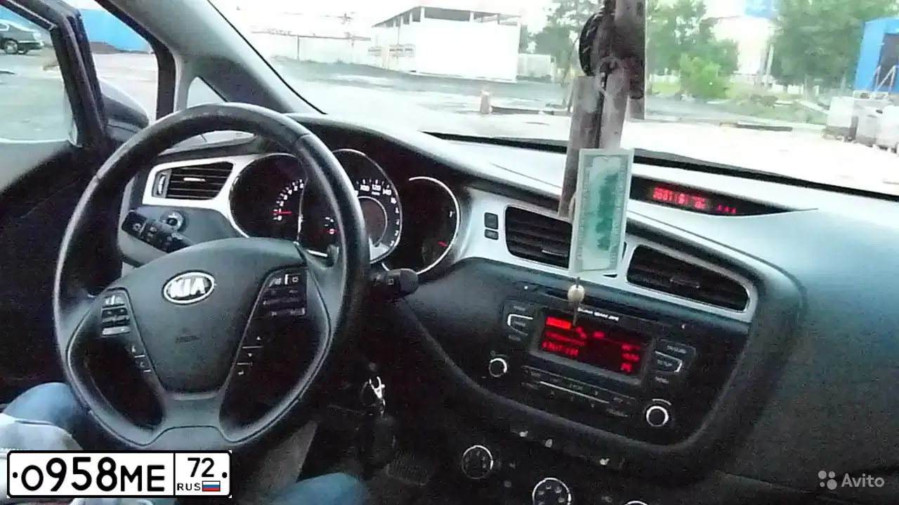 Фото автомобиля KIA CEE'D, 2012 — госномер О958МЕ72. Цвет: Серый