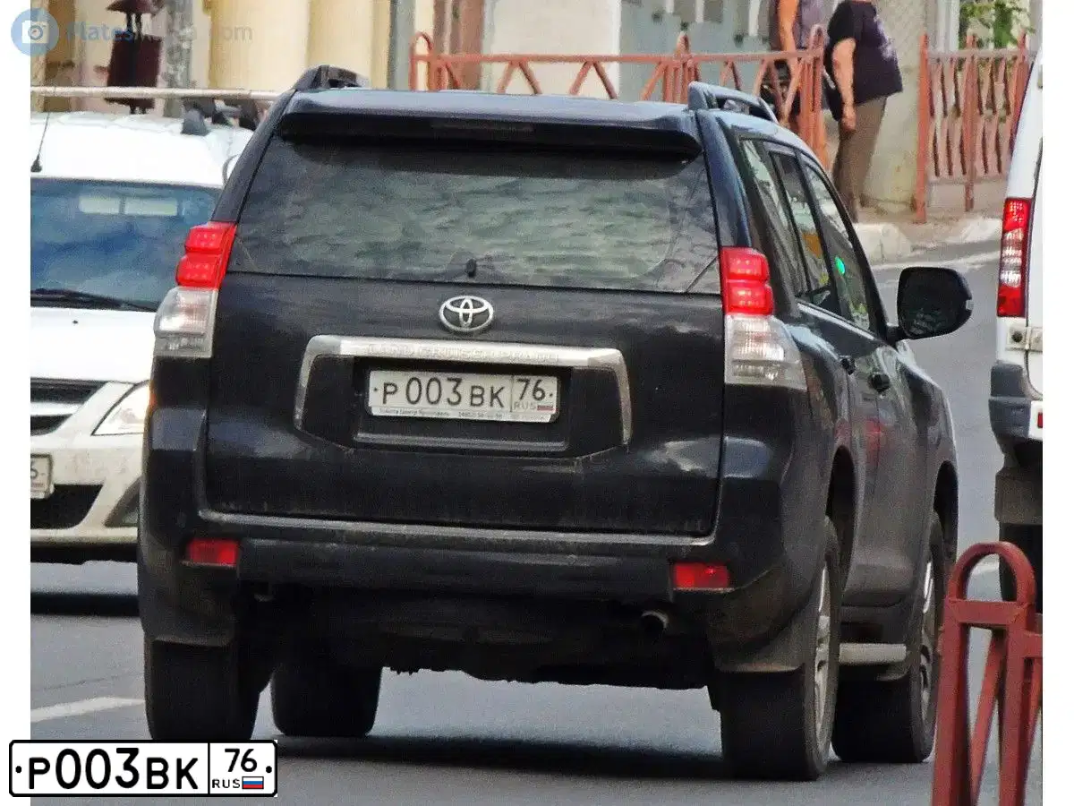 Фото автомобиля TOYOTA LANDCRUISER, 2010 — госномер О163ТС44. Цвет: ЧЕРНЫЙ