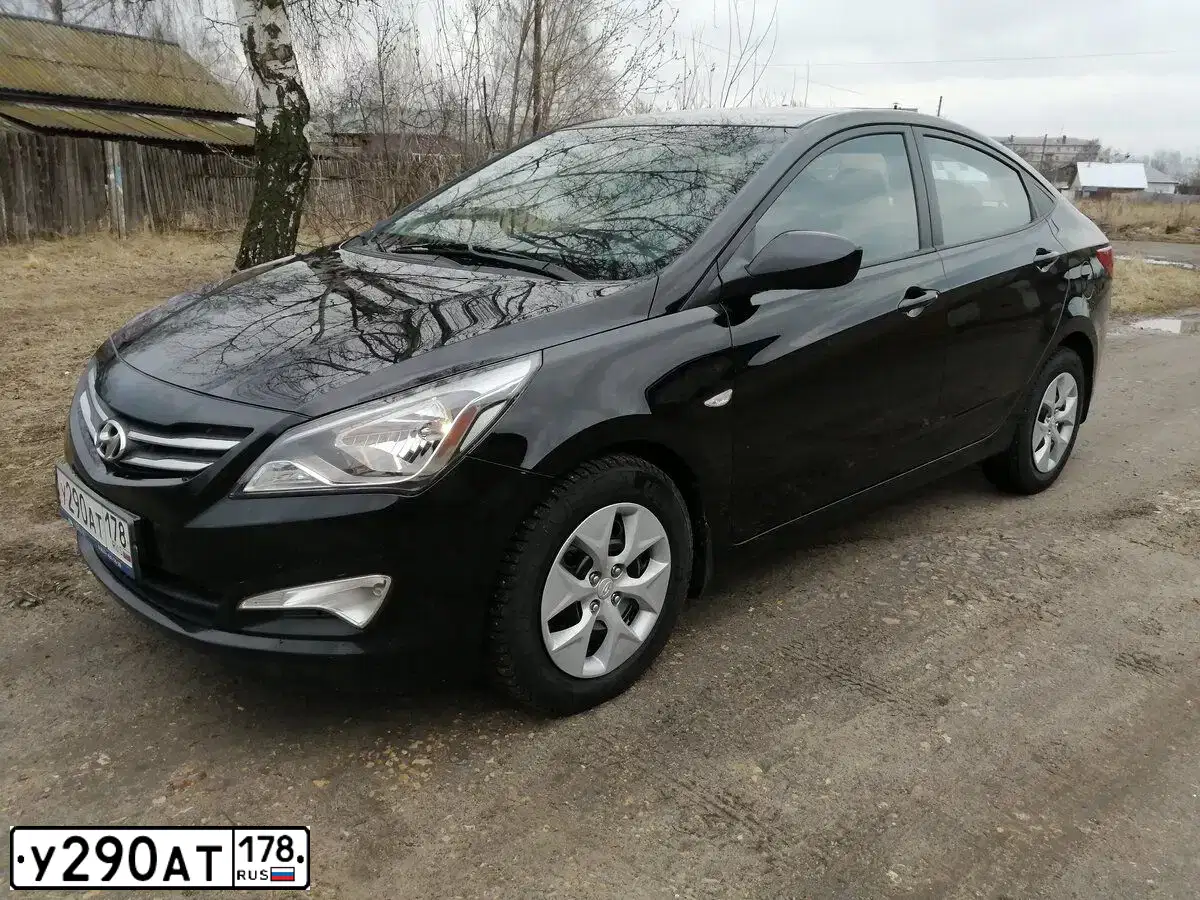Фото автомобиля HYUNDAI SOLARIS, 2016 — госномер У290АТ178. Цвет: ЧЕРНЫЙ