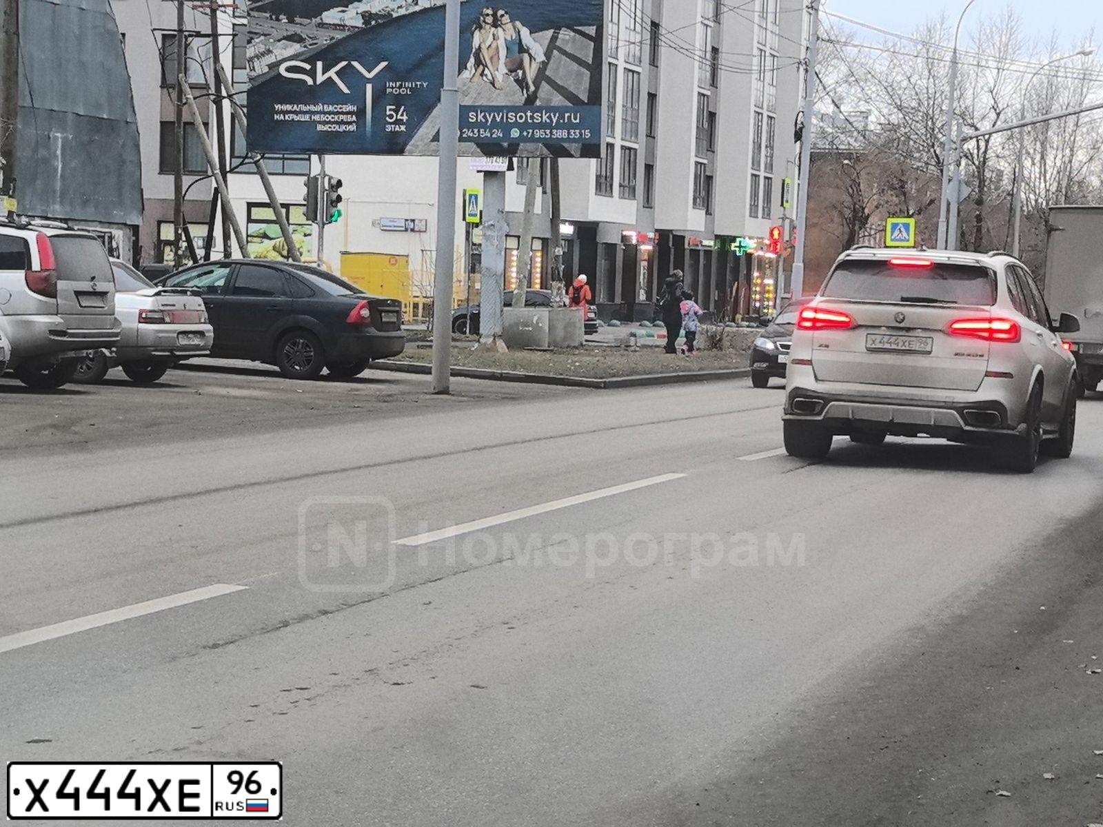 Фото автомобиля VOLKSWAGEN PASSAT, 2011 — госномер Е684АС196. Цвет: ЧЕРНЫЙ