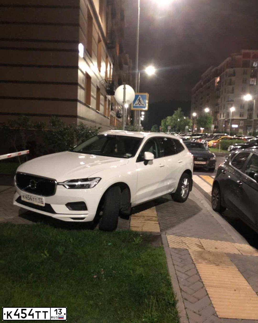 Фото автомобиля VOLVO XC60, 2019 — госномер К454ТТ13. Цвет: БЕЛЫЙ