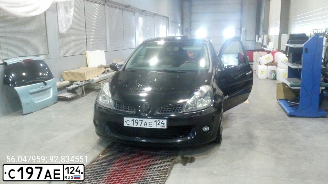 Фото автомобиля RENAULT CLIO, 2008 — госномер С197АЕ124. Цвет: ЧЕРНЫЙ