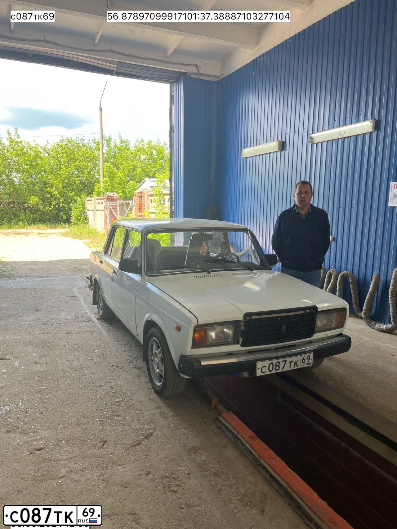Фото автомобиля LADA 2107, 2008 — госномер С087ТК69. Цвет: ЯРКО-БЕЛЫЙ