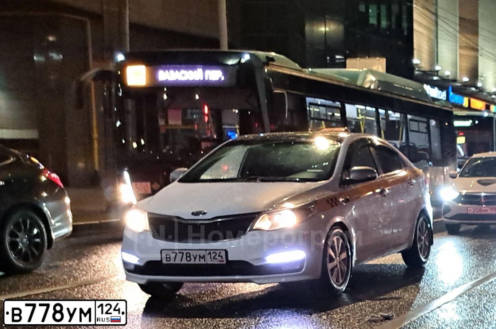 Фото автомобиля KIA RIO, 2015 — госномер В778УМ124. Цвет: Серебристый