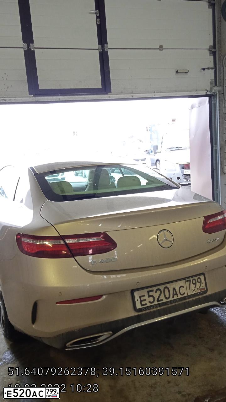 Фото автомобиля MERCEDES E-KLASSE, 2017 — госномер В066ЕТ136. Цвет: СЕРЕБРИСТО-ЖЕЛТЫЙ