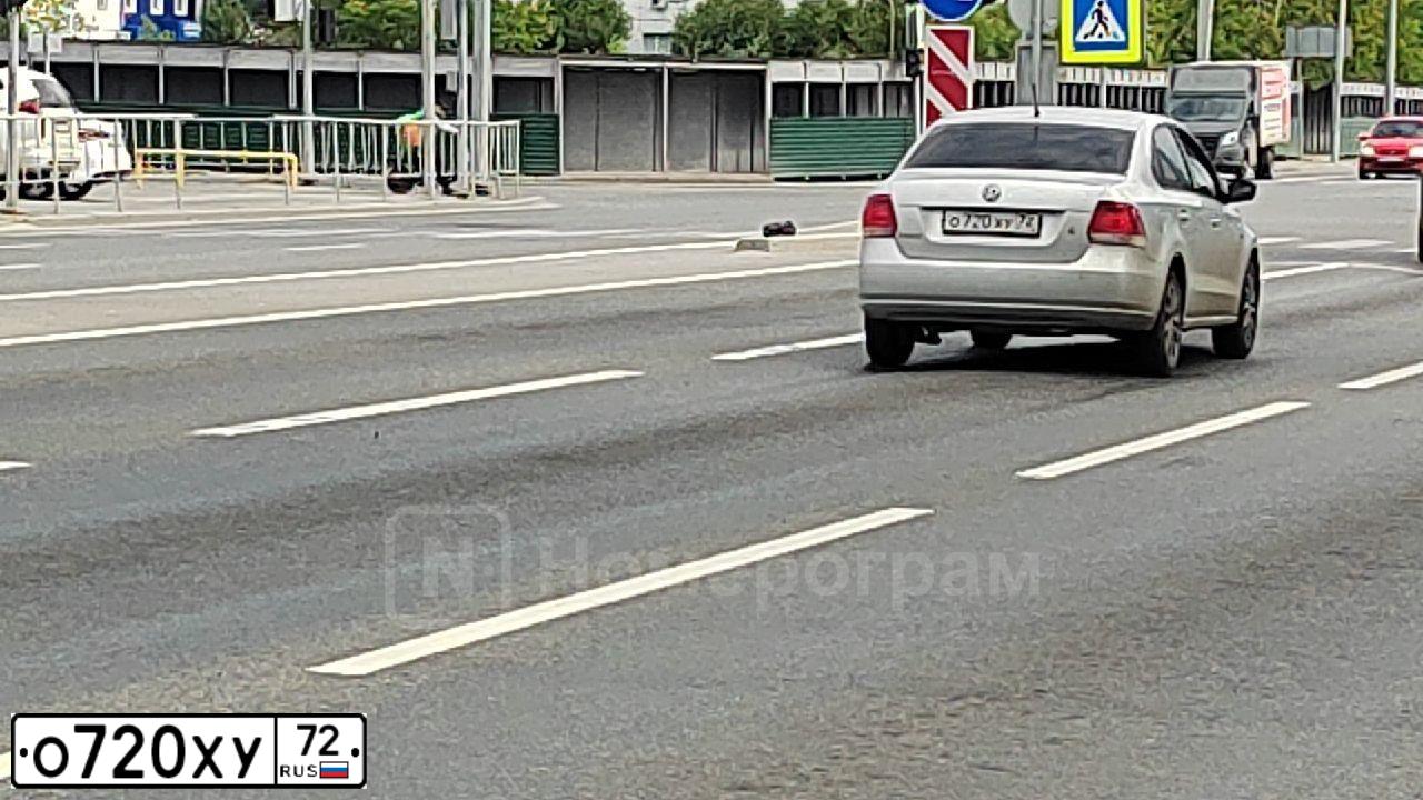Фото автомобиля VOLKSWAGEN POLO, 2013 — госномер В326АС172. Цвет: СЕРЕБРИСТЫЙ