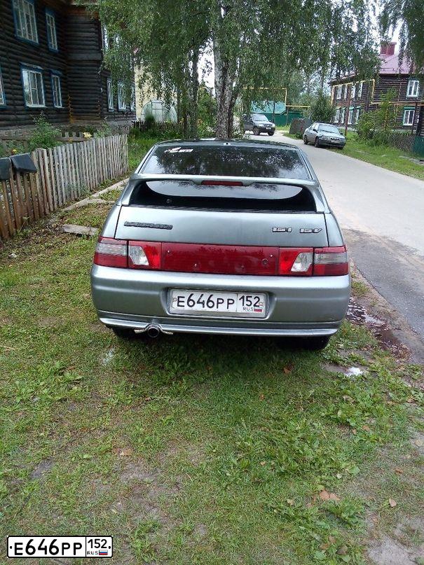 Фото автомобиля LADA 2112 LADA, 2006 — госномер Е646РР152. Цвет: СЕРЫЙ