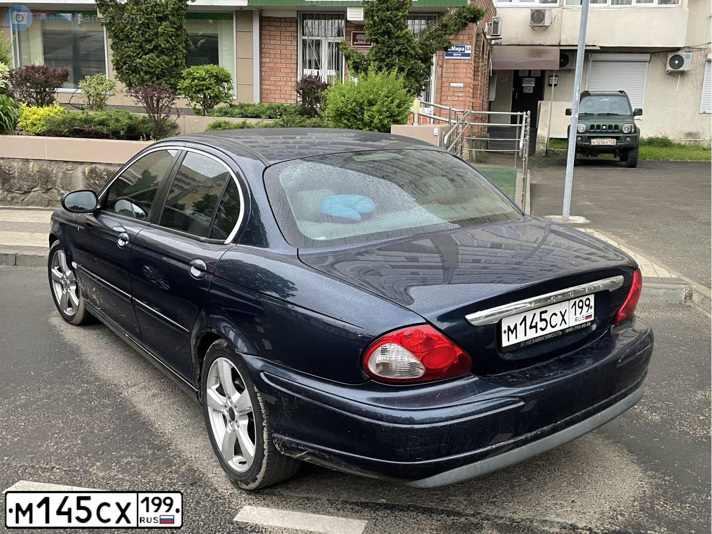 Фото автомобиля JAGUAR X-TYPE, 2006 — госномер У444ТО36. Цвет: Темно-синий