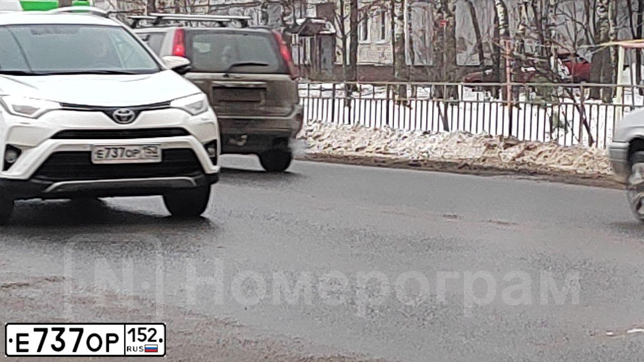 Фото автомобиля KIA SORENTO, 2005 — госномер Е373ОР152. Цвет: СВЕТЛО-СИНИЙ