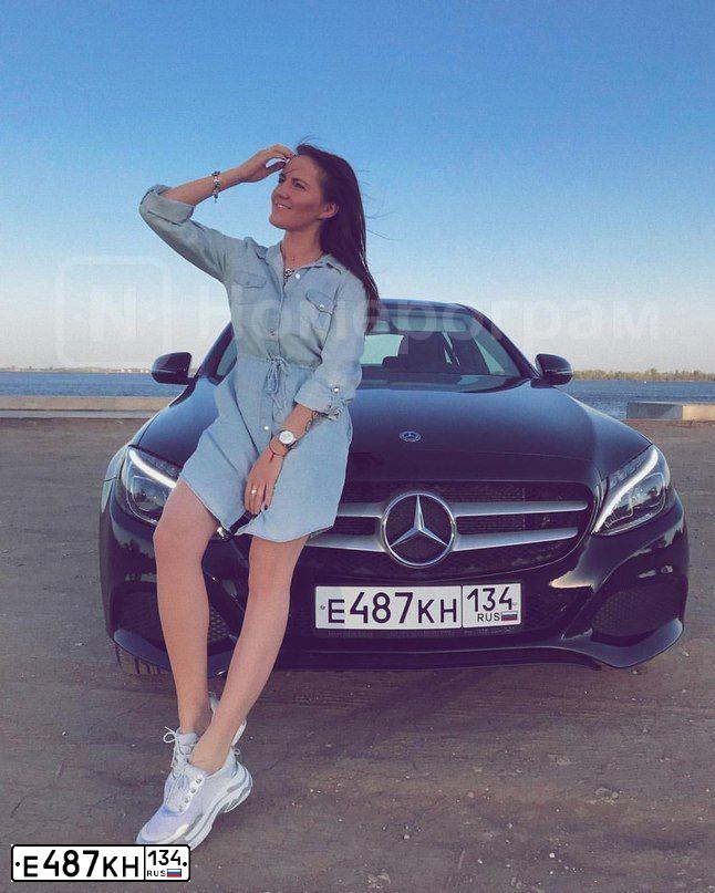 Фото автомобиля MERCEDES C-KLASSE, 2018 — госномер Е487КН134. Цвет: ЧЕРНЫЙ