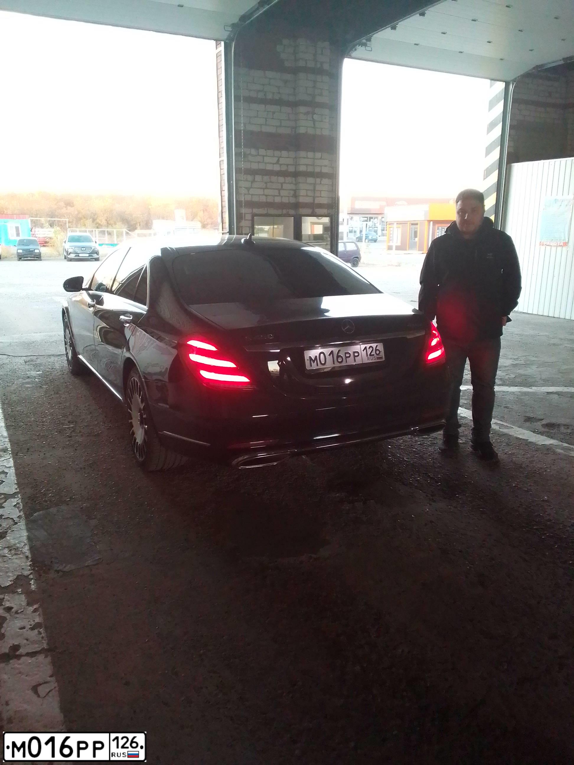 Фото автомобиля MERCEDES S-KLASSE, 2018 — госномер А171ОЕ799. Цвет: ЧЕРНЫЙ