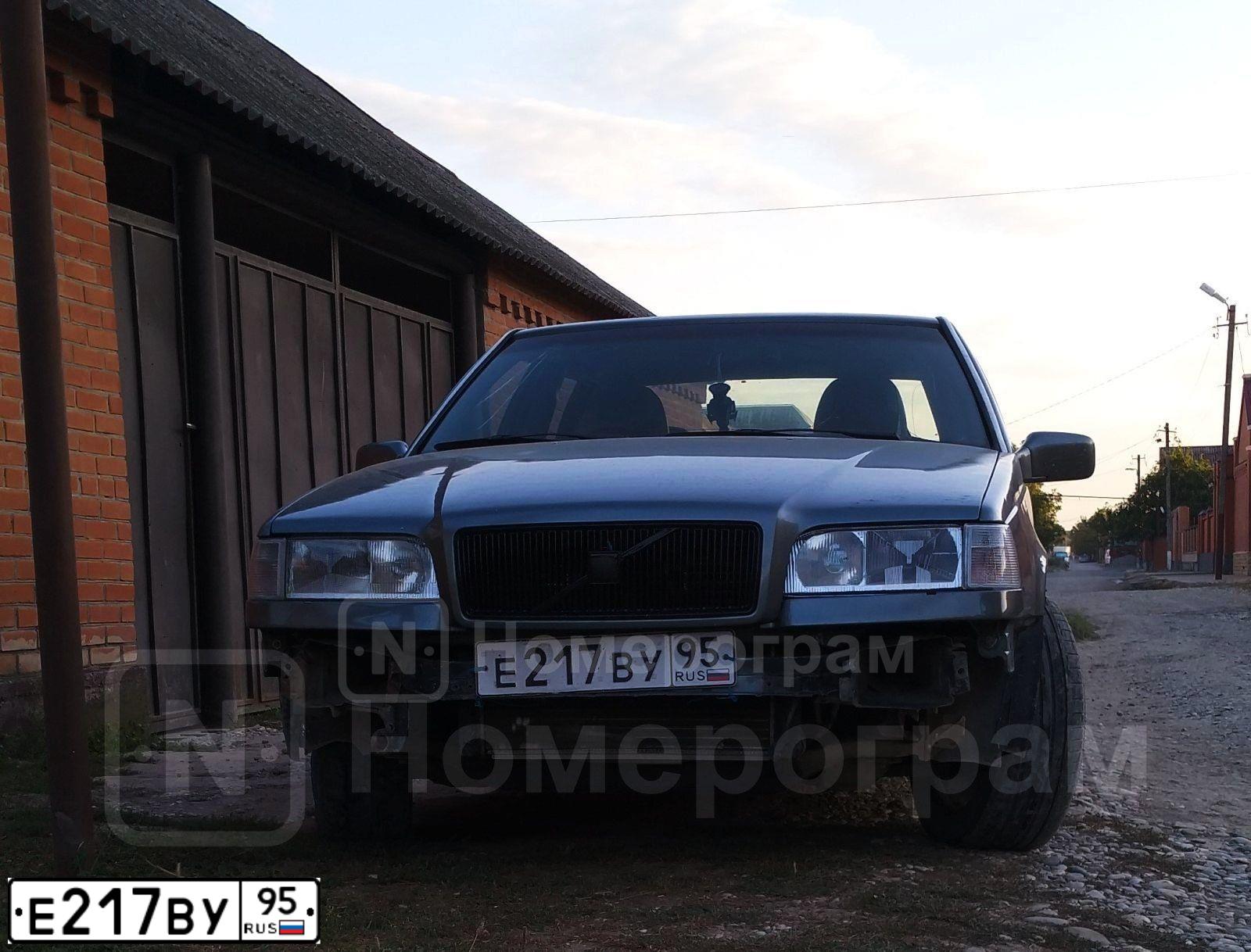 Фото автомобиля VOLVO 850, 1993 — госномер Е118ОК77. Цвет: ТЕМНО-СЕРЫЙ