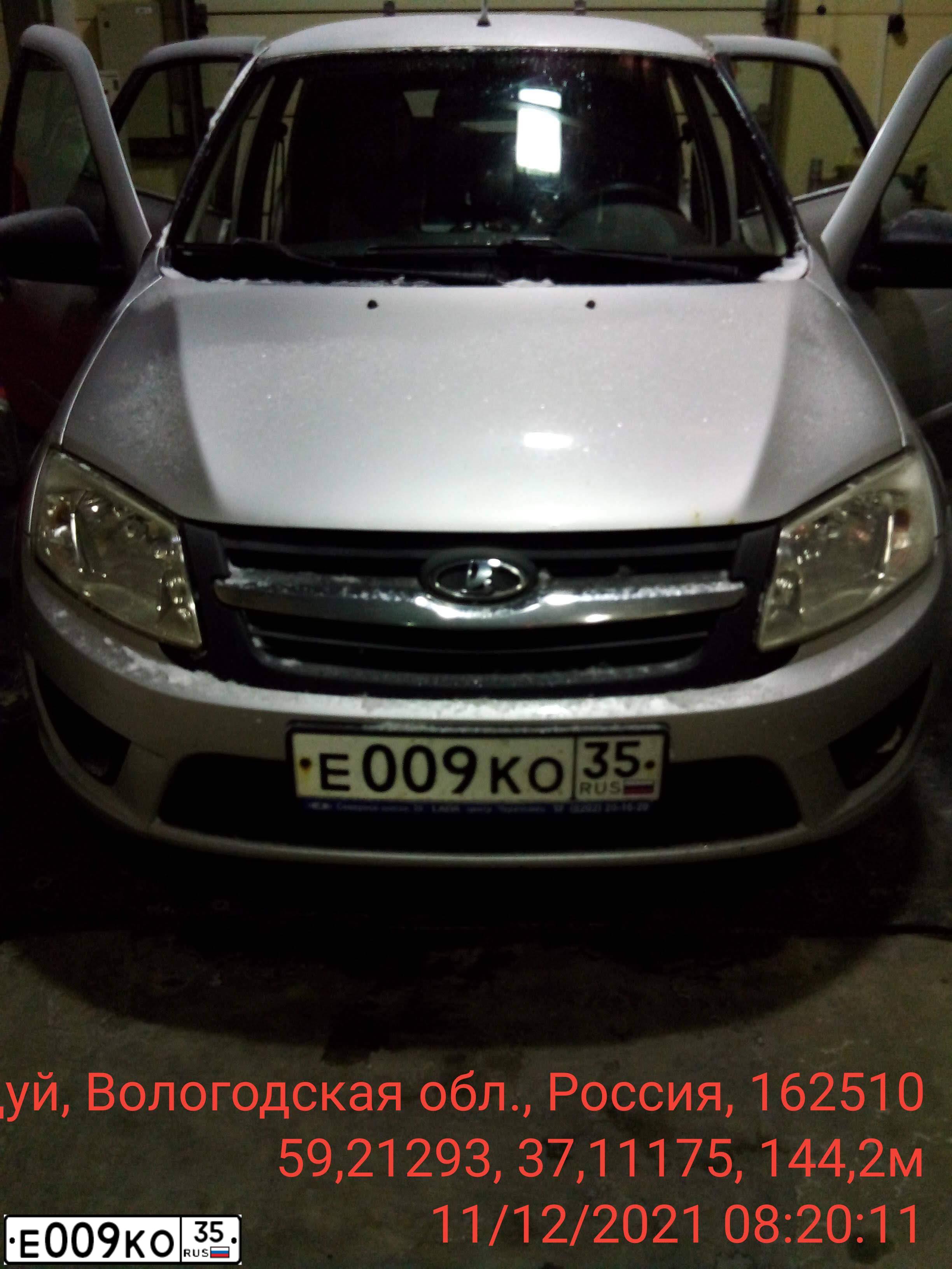 Фото автомобиля LADA 2191 GRANTA, 2015 — госномер Е533СВ35. Цвет: СЕРЕБРИСТЫЙ