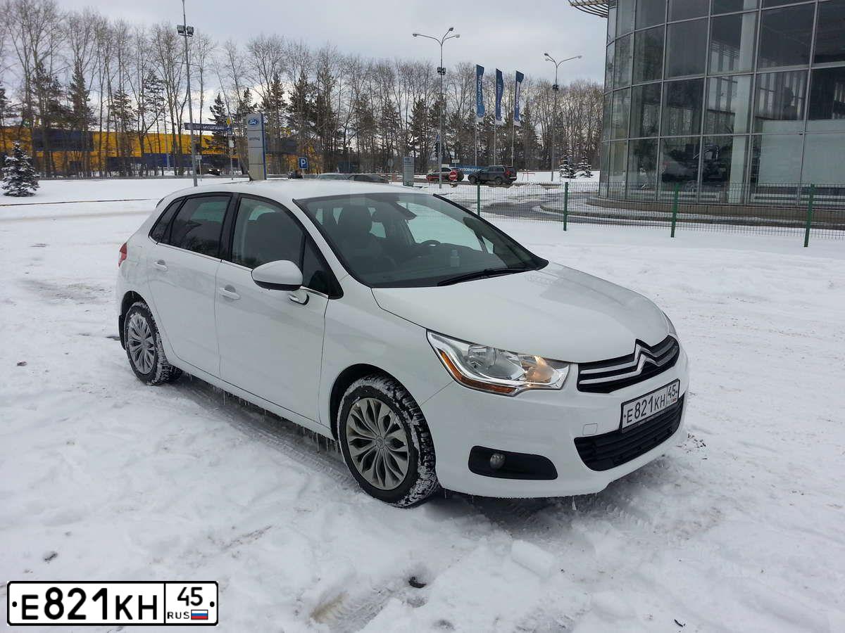 Фото автомобиля CITROEN C4, 2012 — госномер М072МТ72. Цвет: Белый