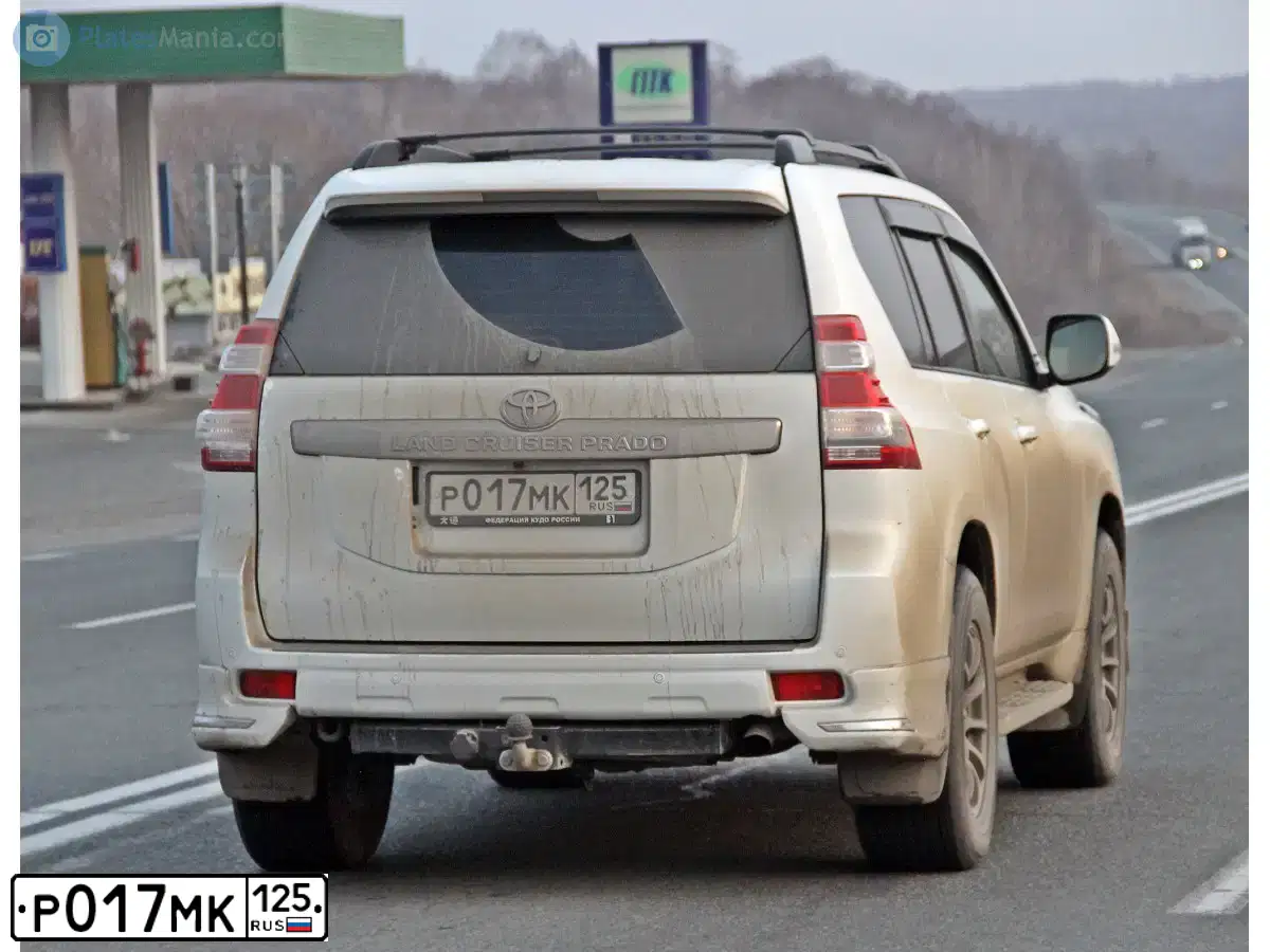 Фото автомобиля TOYOTA LANDCRUISER, 2015 — госномер Р017МК125. Цвет: БЕЛЫЙ ПЕРЛАМУТР