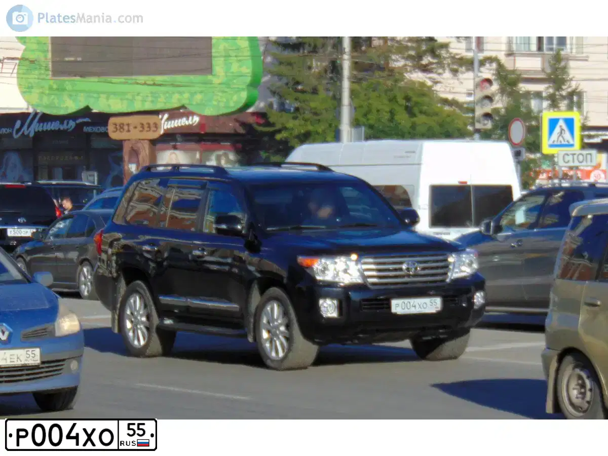 Фото автомобиля TOYOTA LANDCRUISER 200, 2015 — госномер Р004ХО55. Цвет: ЧЕРНЫЙ