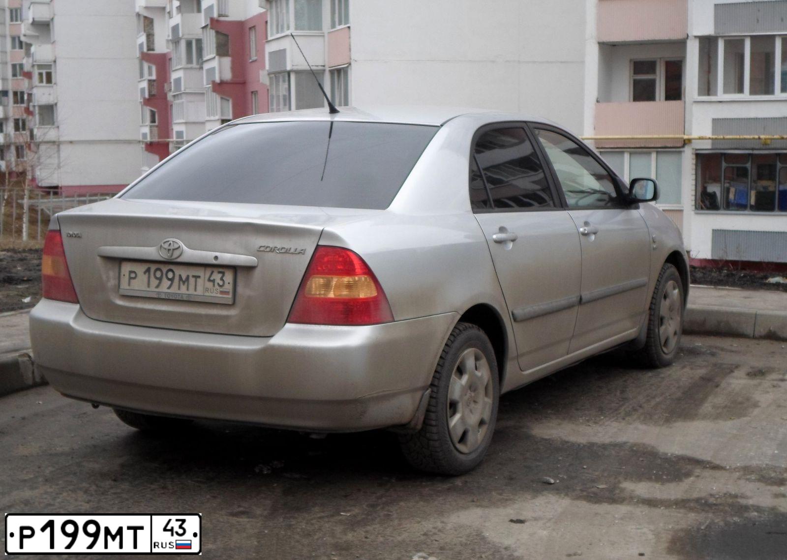 Фото автомобиля TOYOTA COROLLA, 2004 — госномер Р199МТ43. Цвет: Серебристый