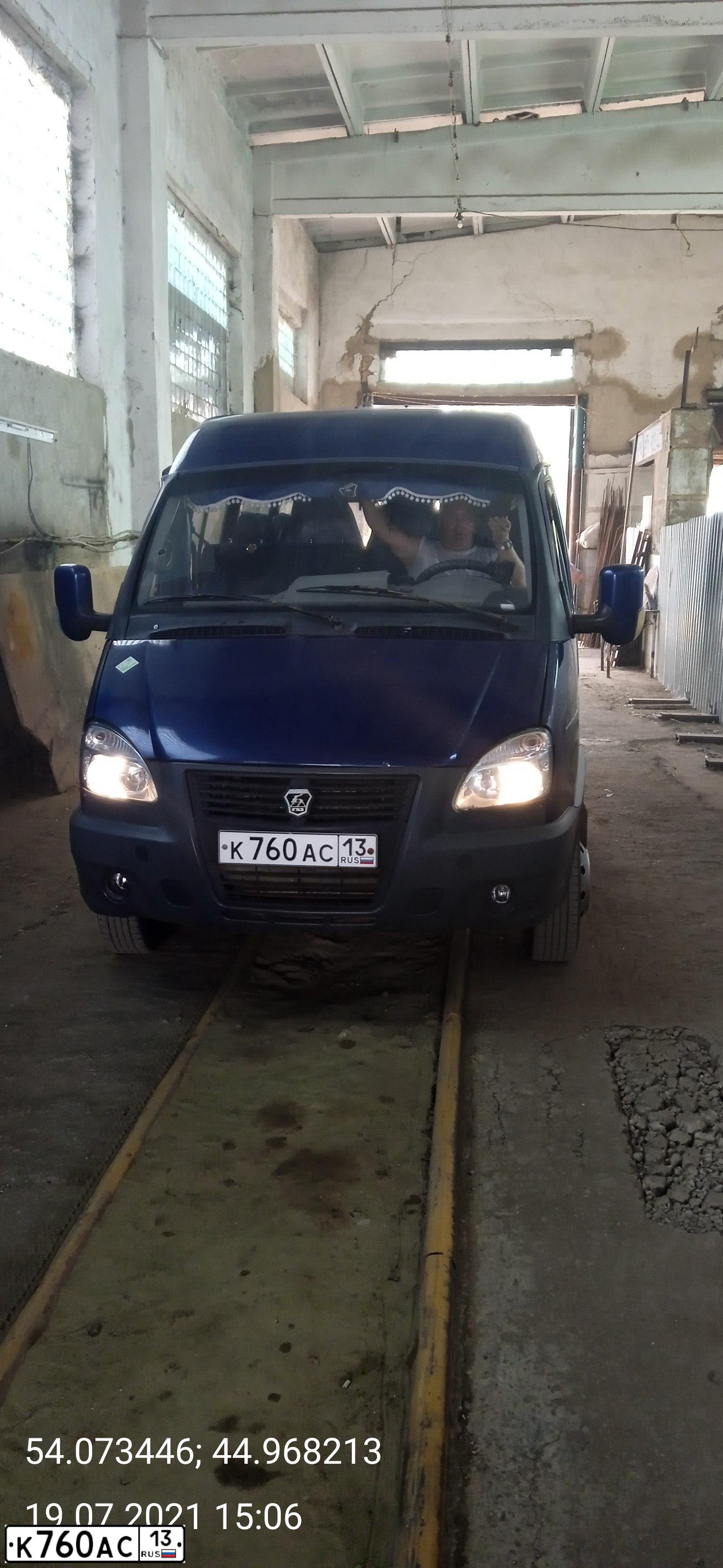 Фото автомобиля GAZ 3221 EL, 2008 — госномер К760АС13. Цвет: Темно-синий