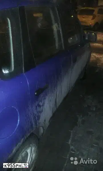 Фото автомобиля NISSAN NOTE, 2006 — госномер М603РВ10. Цвет: ЯРКО-СИНИЙ