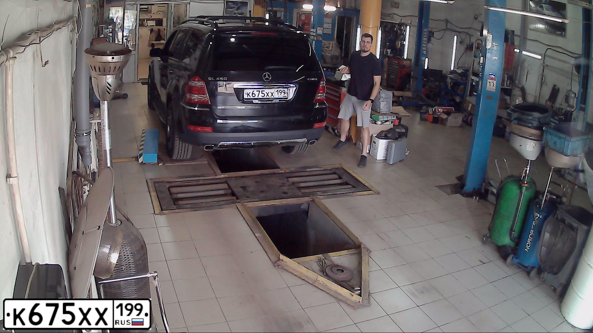 Фото автомобиля MERCEDES GL-KLASSE, 2006 — госномер В620ОС797. Цвет: ЧЕРНЫЙ