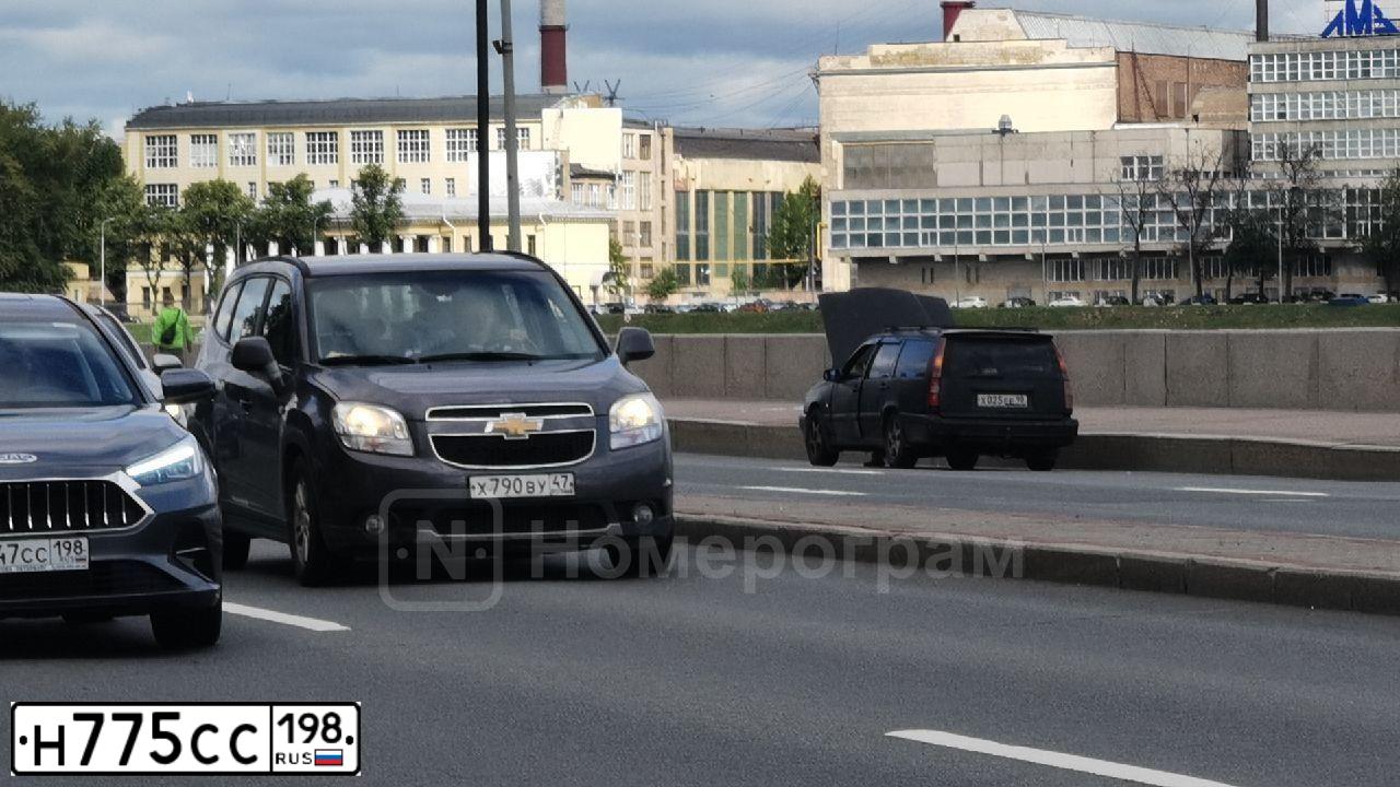 Фото автомобиля BMW SERIE 3, 2002 — госномер Х991ТМ47. Цвет: СЕРЫЙ