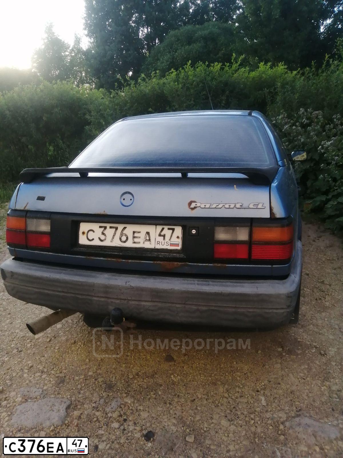 Фото автомобиля VOLKSWAGEN PASSAT, 1992 — госномер С376ЕА47. Цвет: ГОЛУБОЙ