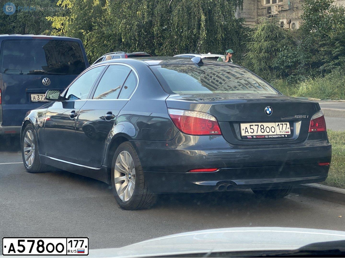 Фото автомобиля BMW SERIE 5, 2008 — госномер Х016АХ180. Цвет: ТЕМНО-СЕРЫЙ