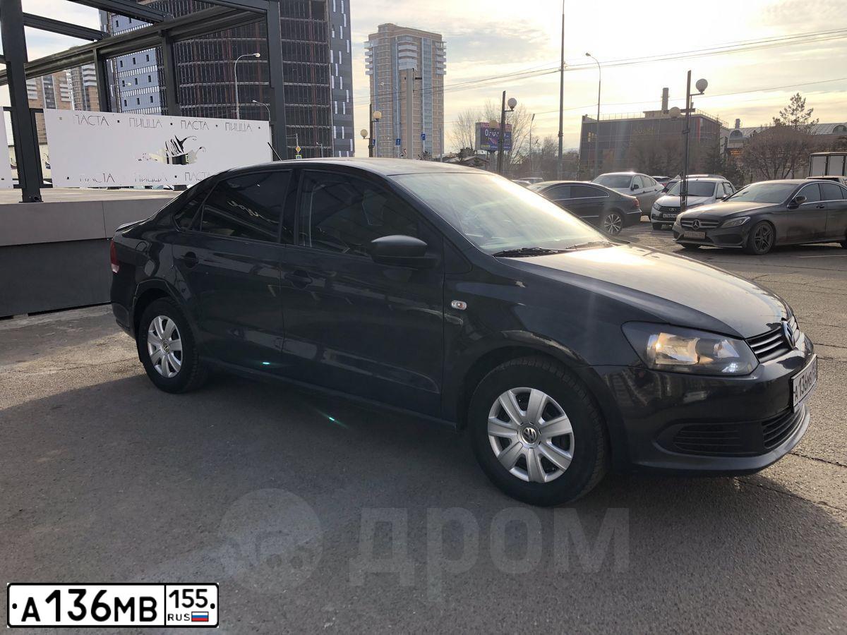 Фото автомобиля VOLKSWAGEN POLO, 2015 — госномер В923ОМ122. Цвет: СЕРЫЙ