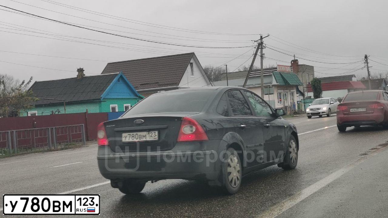 Фото автомобиля FORD FOCUS, 2007 — госномер У780ВМ123. Цвет: ЧЕРНЫЙ