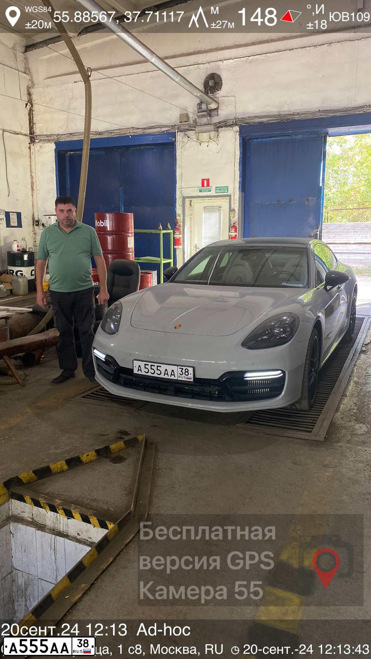 Фото автомобиля PORSCHE PANAMERA, 2018 — госномер А555АА03. Цвет: Серый