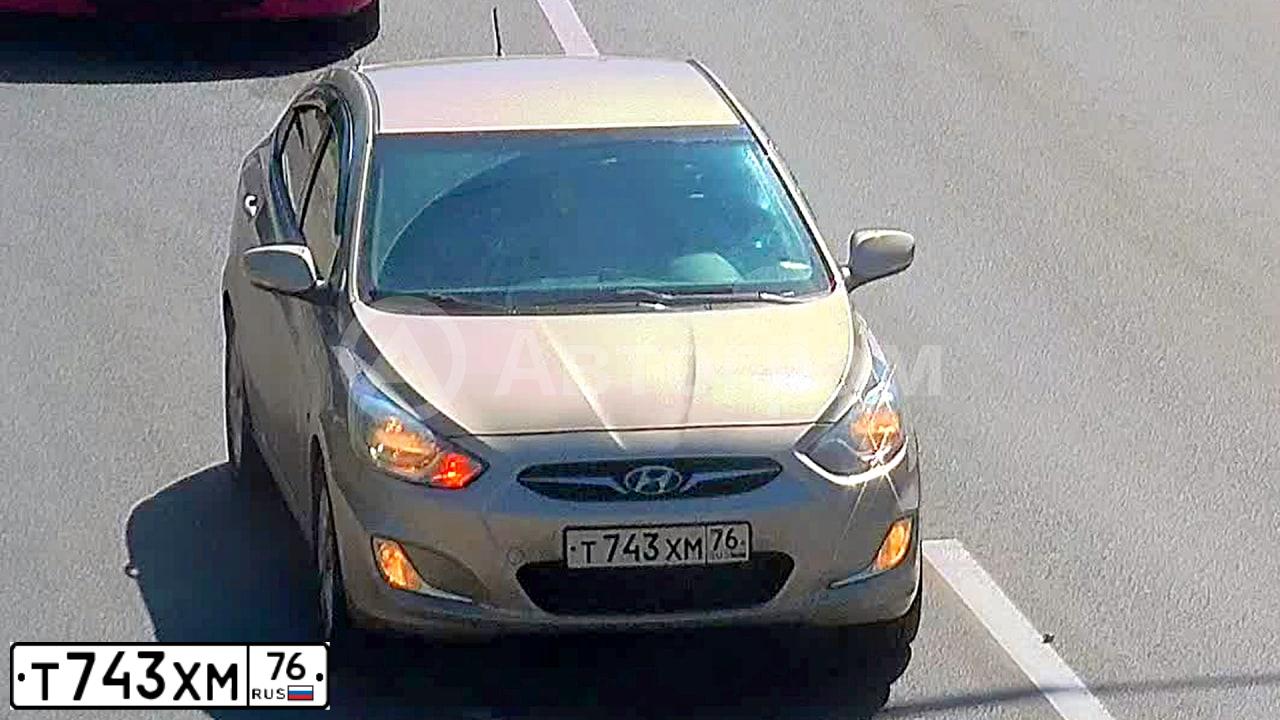 Фото автомобиля HYUNDAI SOLARIS, 2011 — госномер Т743ХМ76. Цвет: БЕЖЕВО-СЕРЫЙ