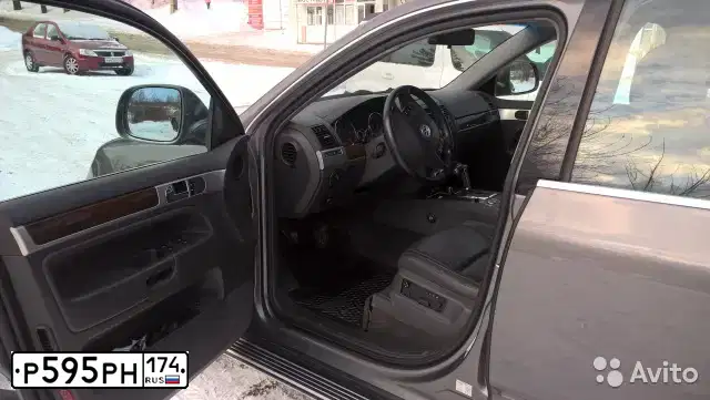 Фото автомобиля VOLKSWAGEN TOUAREG, 2008 — госномер Х270НА45. Цвет: СЕРЫЙ