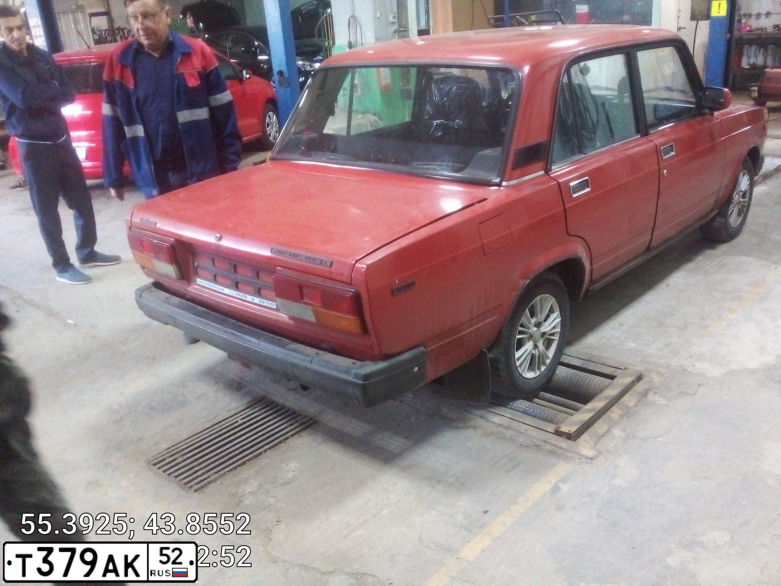 Фото автомобиля LADA 2107, 1989 — госномер А089АТ252. Цвет: КРАСНЫЙ