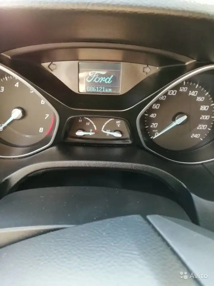 Фото автомобиля FORD FOCUS, 2012 — госномер Н400РМ29. Цвет: Темно-синий