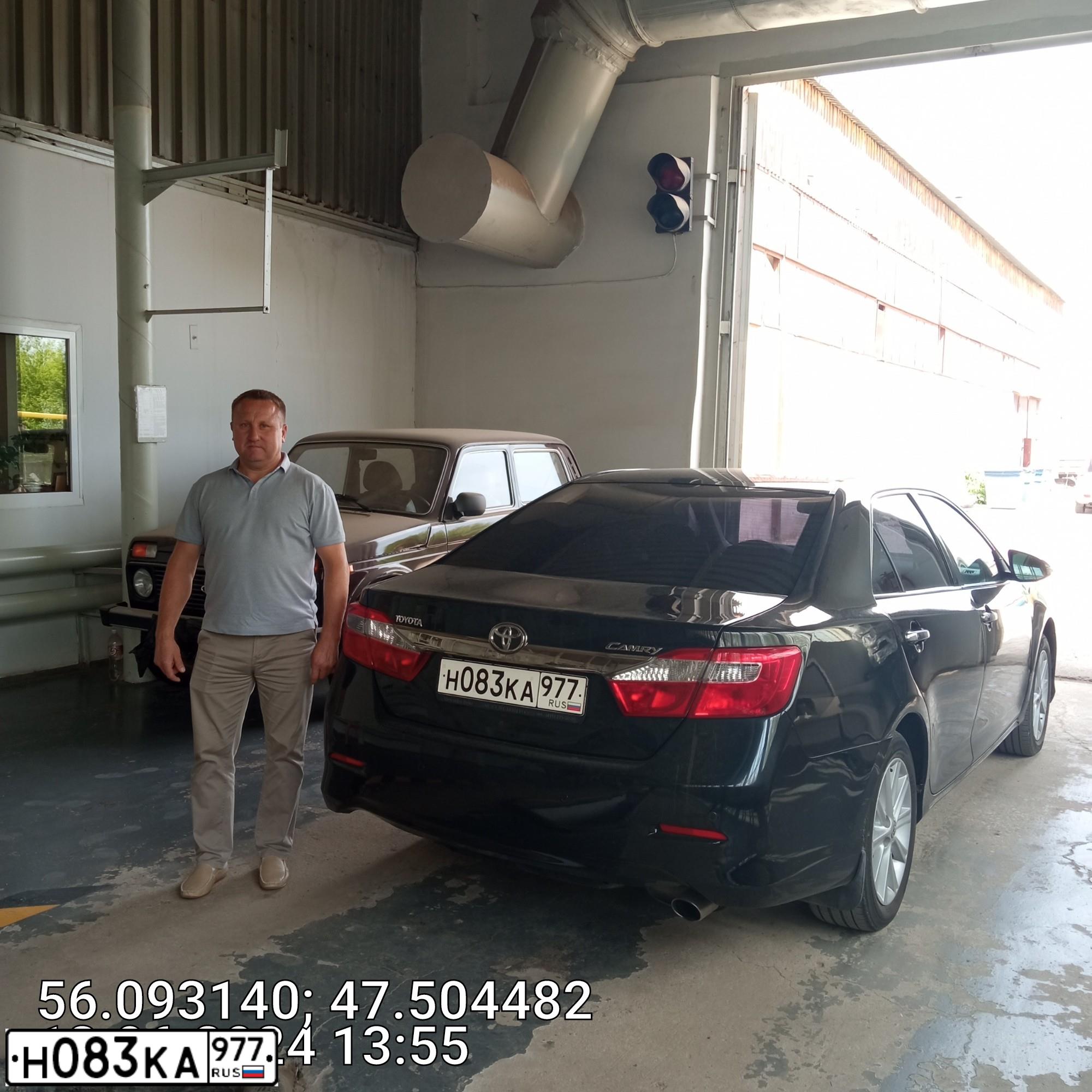Фото автомобиля TOYOTA CAMRY, 2013 — госномер Н083КА977