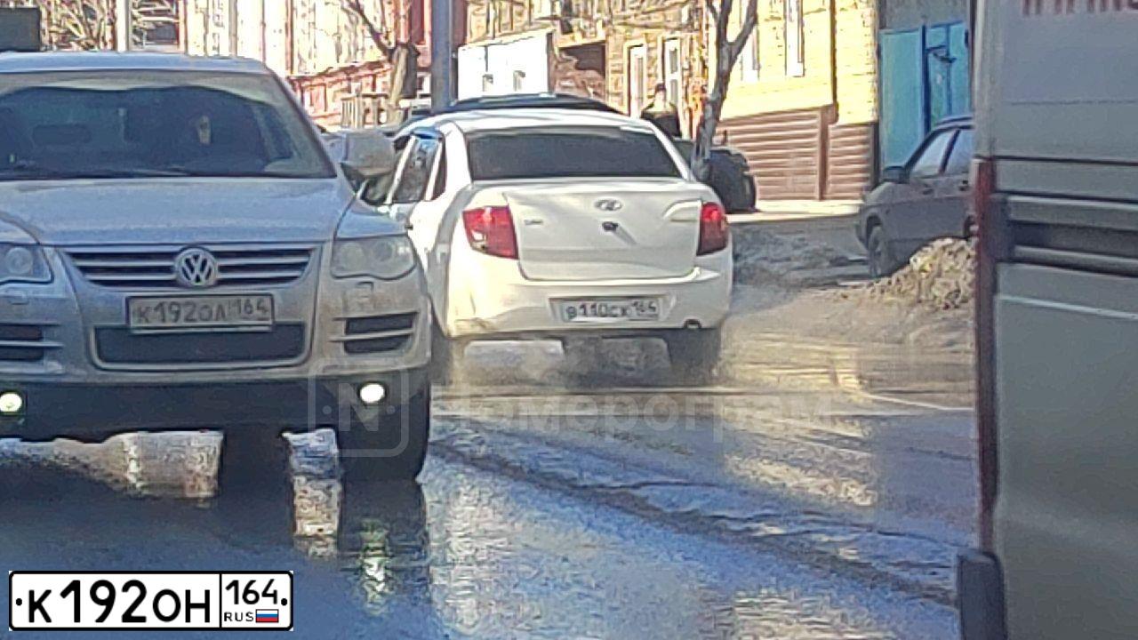Фото автомобиля HYUNDAI GRAND STAREX, 2011 — госномер К192ОН164. Цвет: СЕРЫЙ