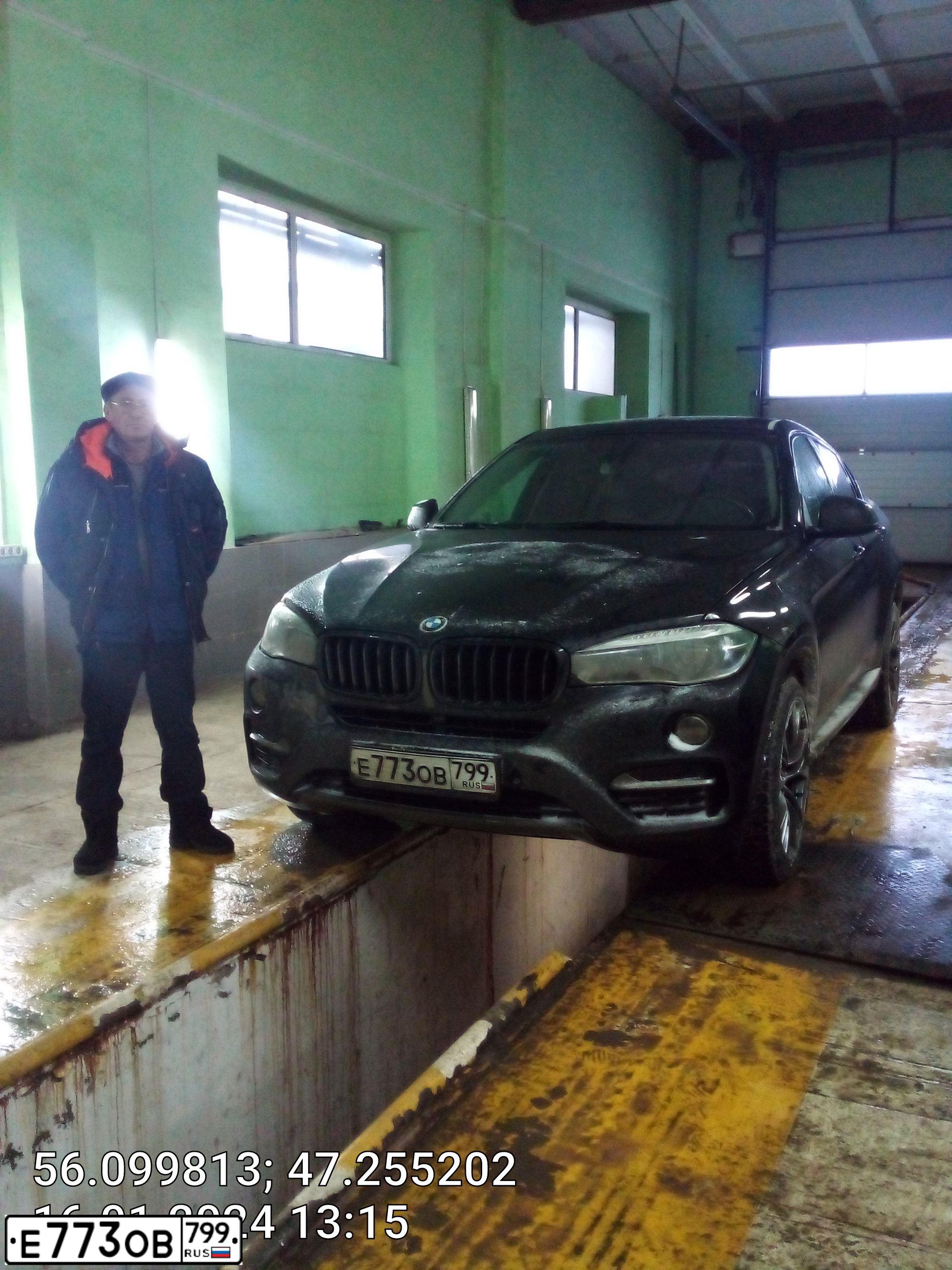 Фото автомобиля BMW X6, 2015 — госномер М836РС21. Цвет: ЧЕРНЫЙ
