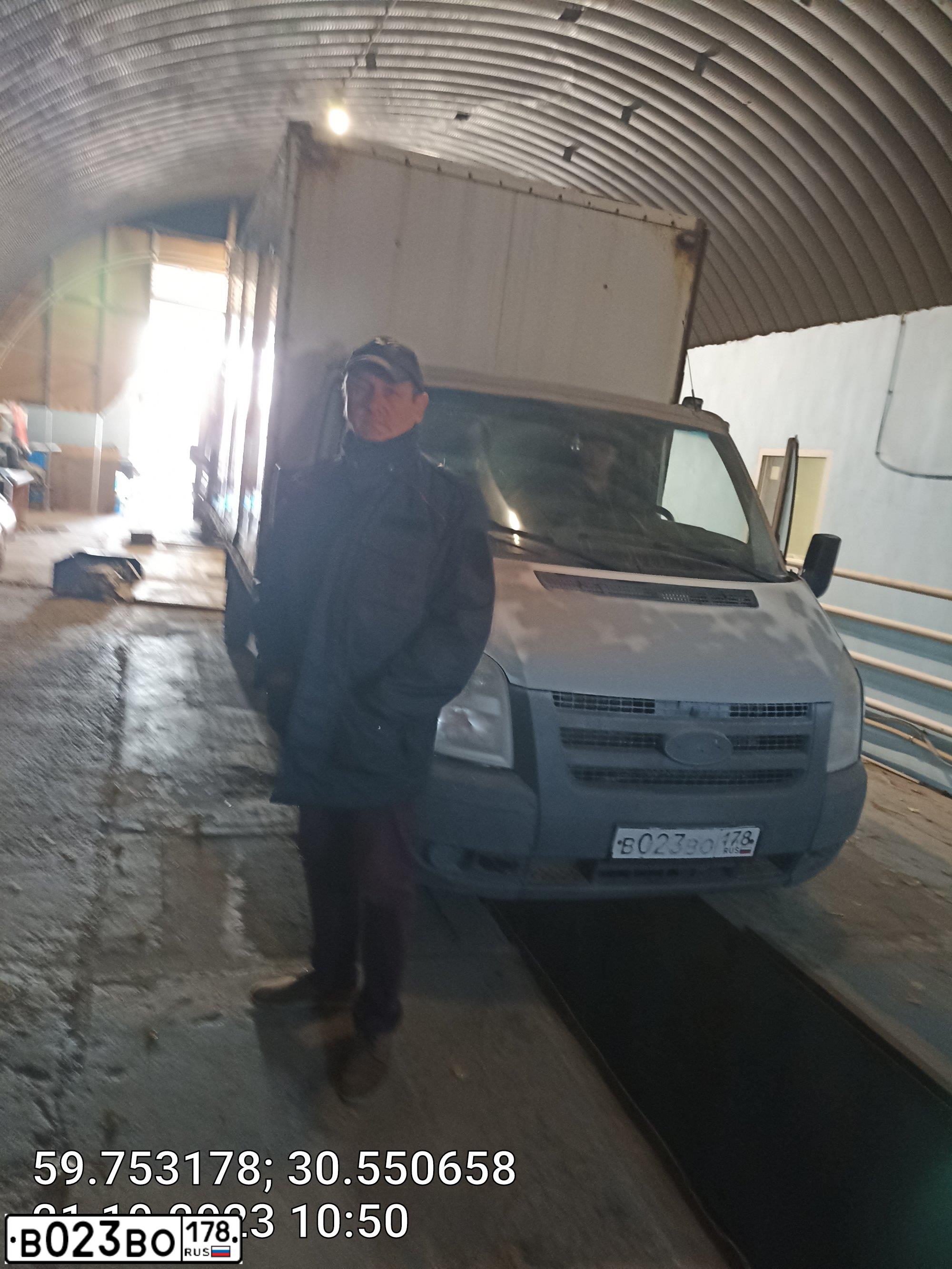 Фото автомобиля FORD TRANSIT, 2011 — госномер В023ВО178. Цвет: Белый