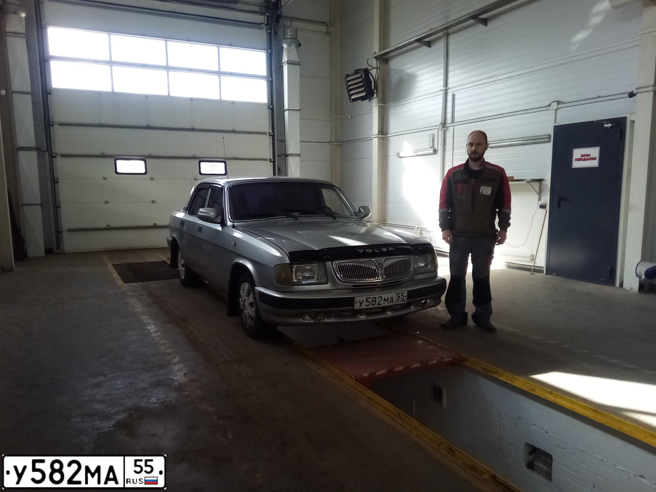 Фото автомобиля GAZ Z 3110 WOLGA, 2003 — госномер У582МА55. Цвет: Серебристый