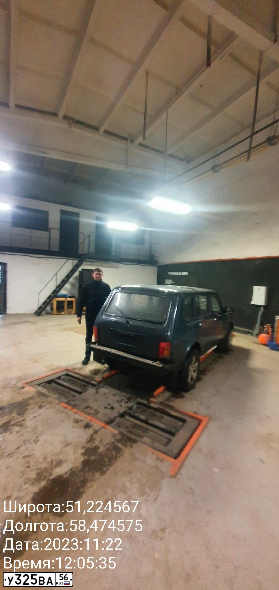 Фото автомобиля LADA 2131 NIVA, 2010 — госномер У325ВА56. Цвет: СЕРО-СИНЕ-ЗЕЛЕНЫЙ