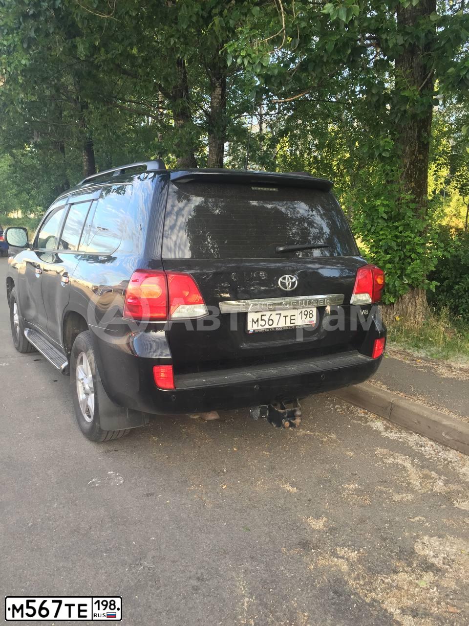 Фото автомобиля TOYOTA LANDCRUISER 200, 2010 — госномер М567ТЕ198. Цвет: ЧЕРНЫЙ